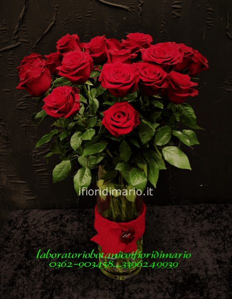 mazzo rose rosse- extra-con vaso di vetro